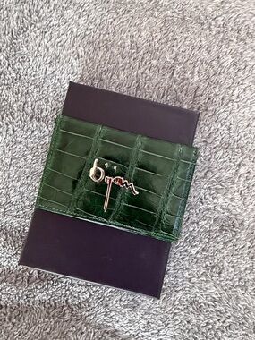 Dark Green Croc-Embossed Leather Card Holder with Signature Script